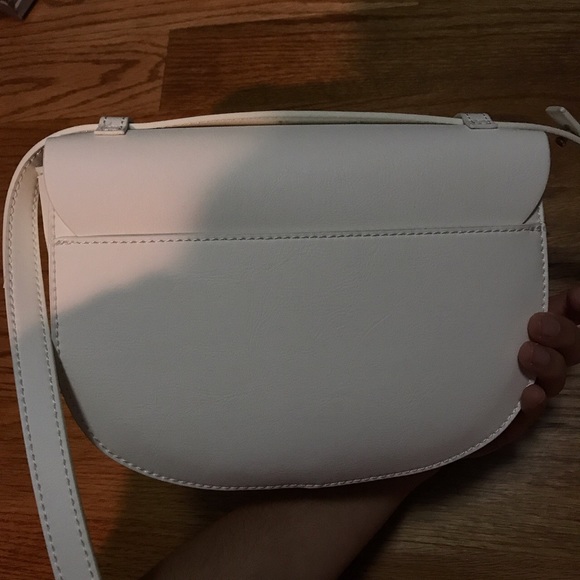 SOLD ON DE POP NWOT Gap white purse - Picture 2 of 4
